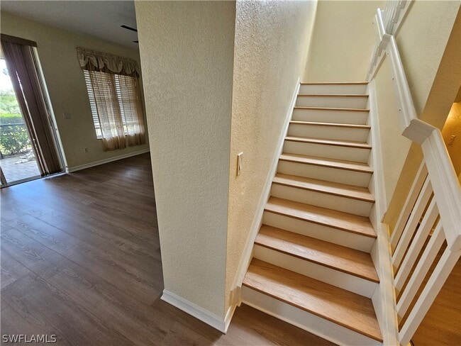 Building Photo - 2084 Par Dr