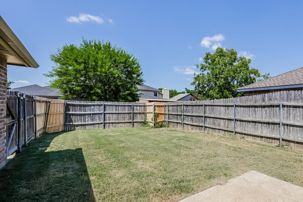 Building Photo - 423 Barton Dr