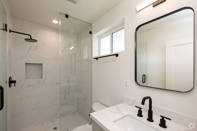 Bathroom - 1334 Barry Ave