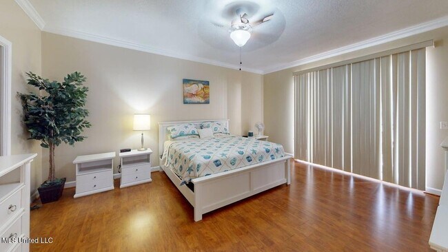 Building Photo - 1200 Beach Dr