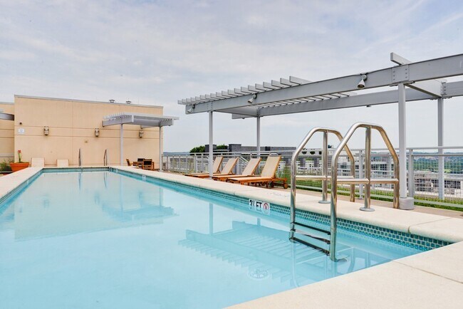 Building Photo - Modern 2br/2ba at Navy Yard