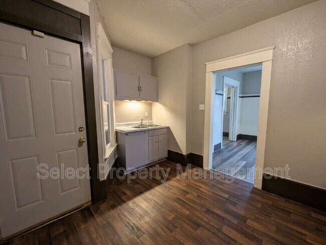 Building Photo - 345 W Williams St