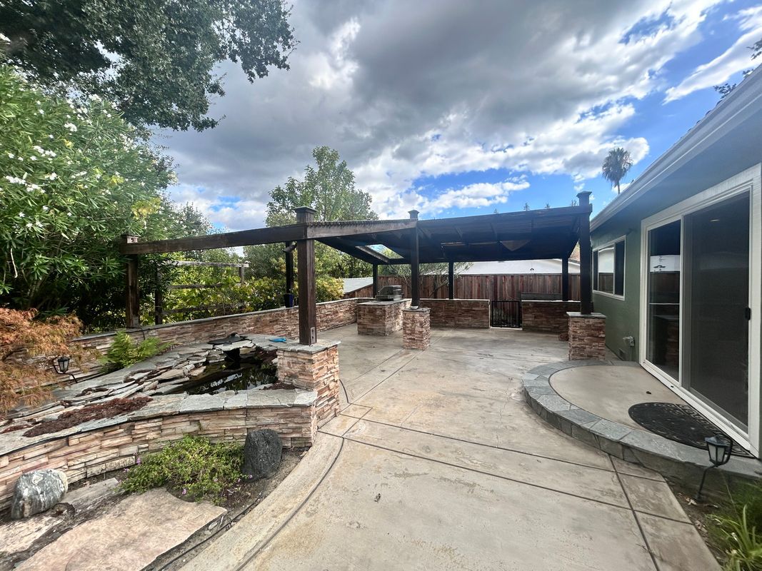Building Photo - 516 Webster Dr