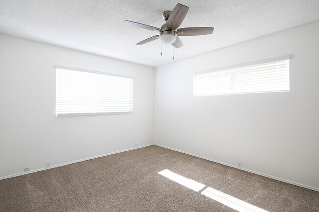 Building Photo - OPEN HOUSE: 12/19 1:30-2:30PM ~ Charming 2BR w/ Parking in Pacific Beach