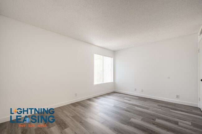 Building Photo - 14201 Victory Blvd
