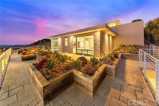 Building Photo - 3355 Alta Laguna Blvd