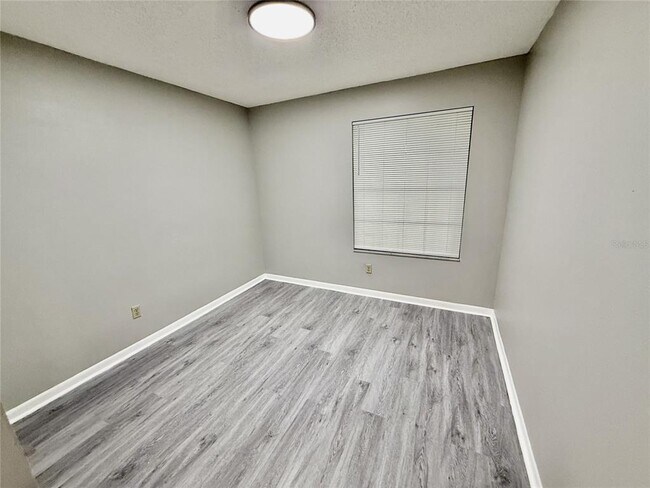 Building Photo - 5490 Britan Dr