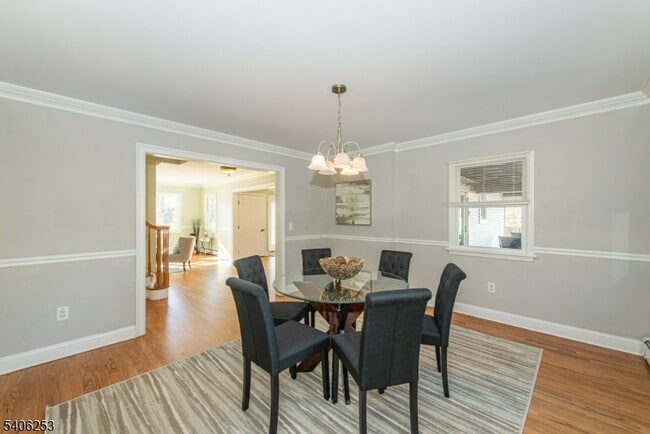 Building Photo - 414 Mineral Springs Dr