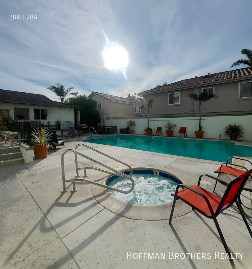 Building Photo - 2422 Graham Ave