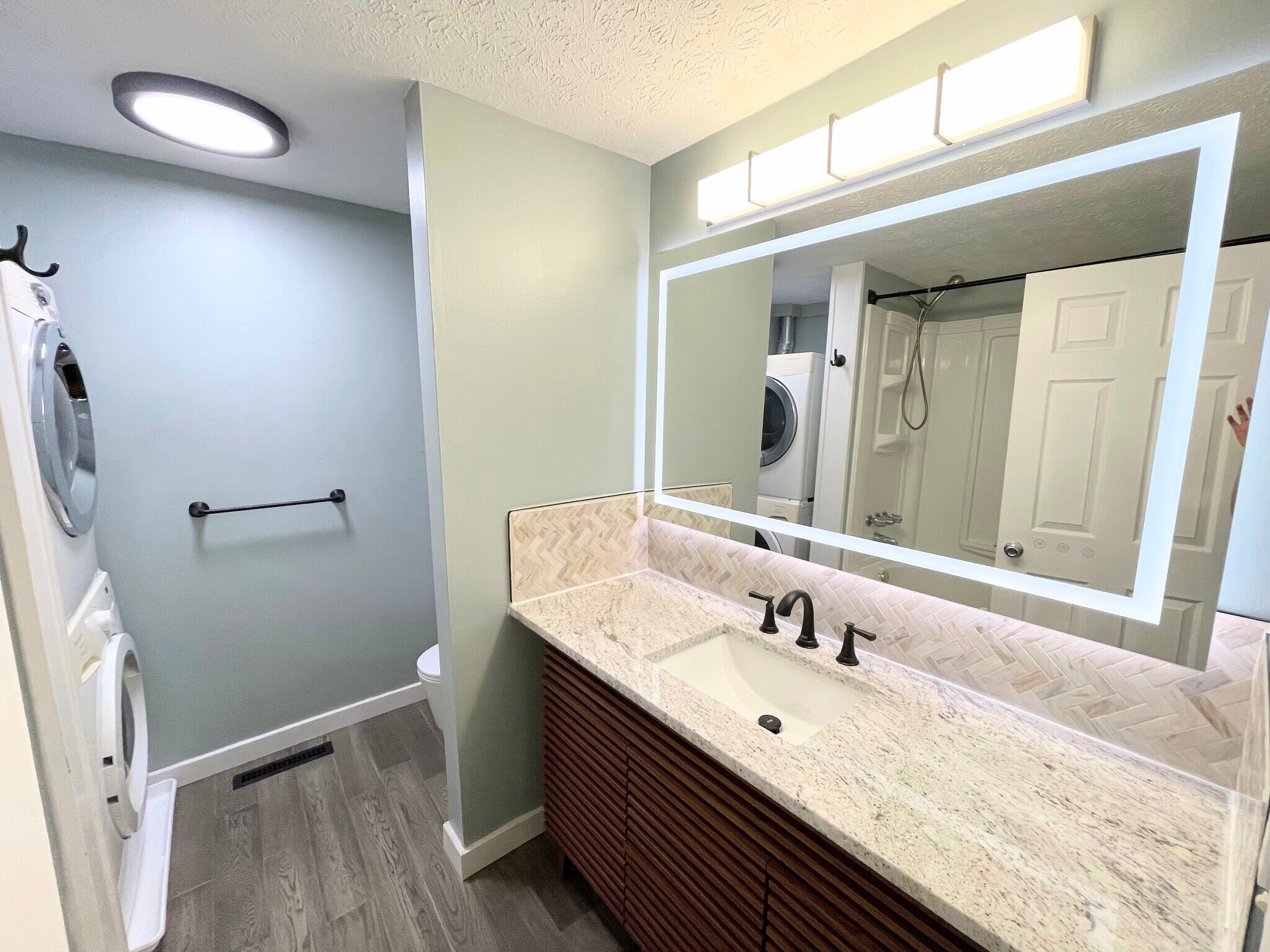 Upstairs Bathroom - 97 Lancelot Ln