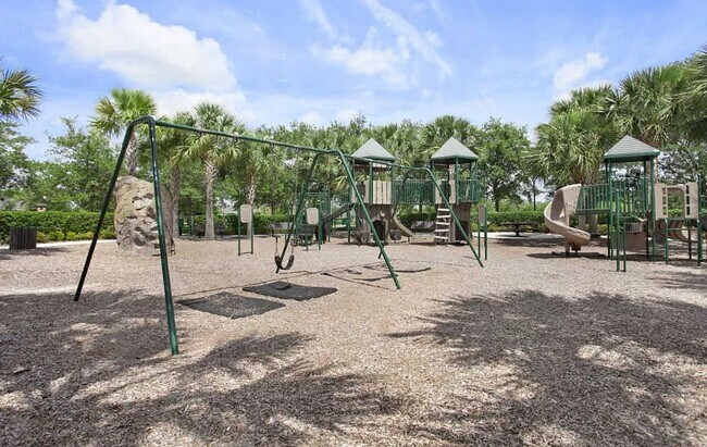 Building Photo - In the Heart of Tradition--3/2.5/2 Townhome!