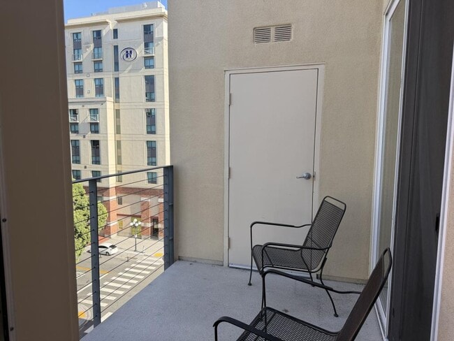Building Photo - 350 K St