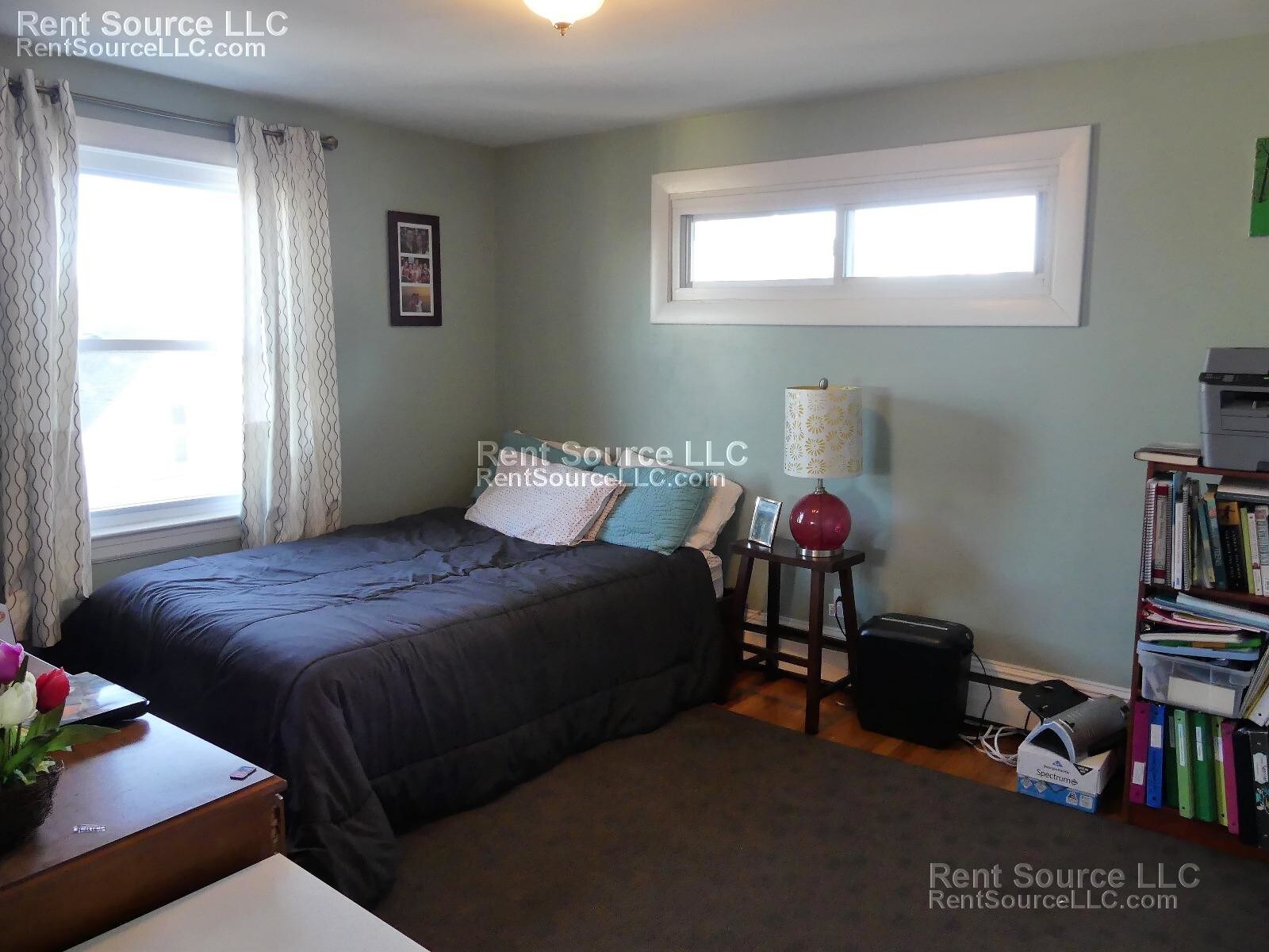 Building Photo - 98 Moreland St