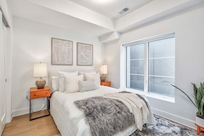 Building Photo - 2310 4th St NE