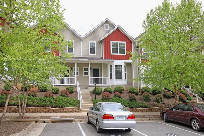 Building Photo - Berkshire Landing Townhome Close to Shops ...