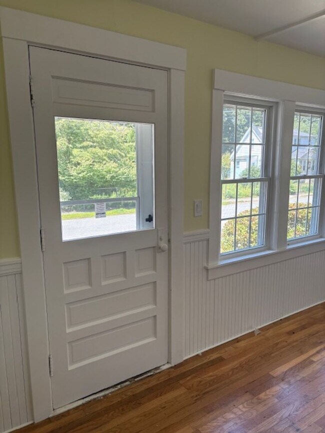 Building Photo - 8-8 Forest St