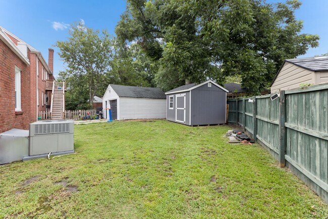 Building Photo - Fully Furnished Mid-Term Rental with Utilities Included!!