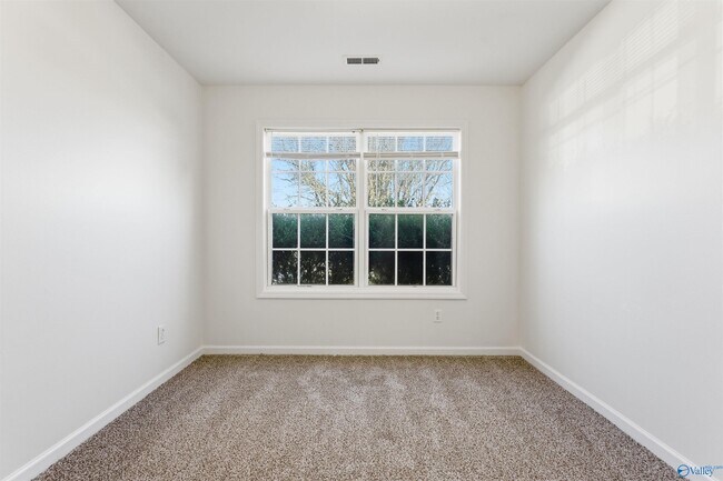 Building Photo - 104 Bataleur Ct