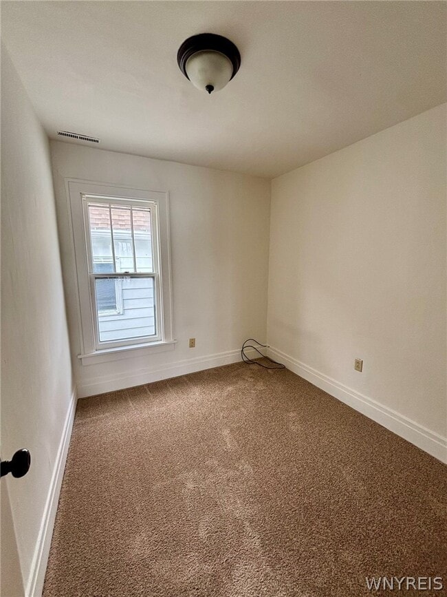 Building Photo - 91 Laverack Ave