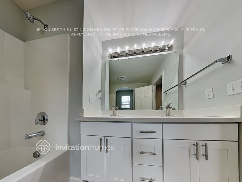 Building Photo - 1307 84th Ave SE