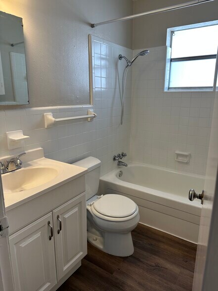 Building Photo - 6205 Oram St