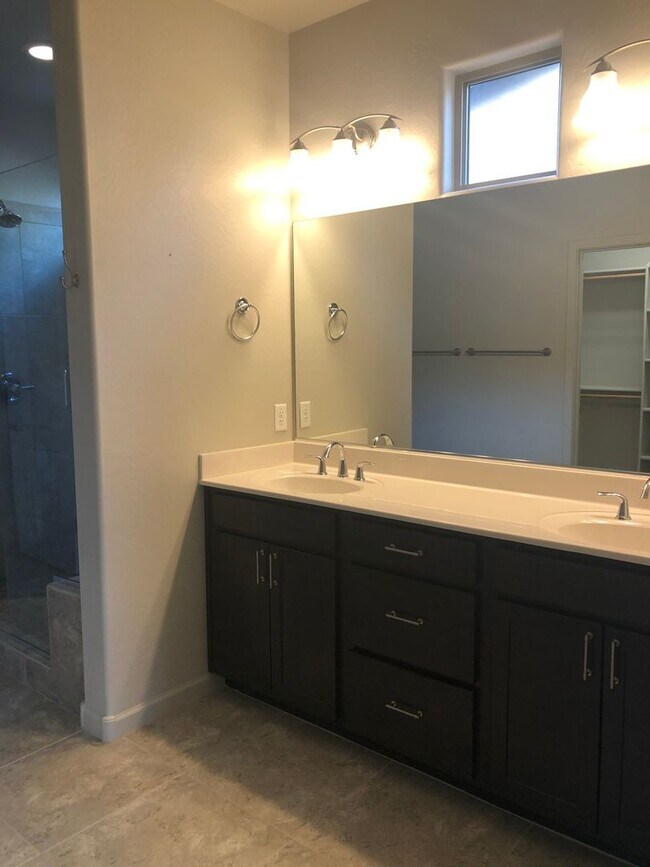 Building Photo - Beautiful 3 Bedroom in Bright Star, Chino Valley