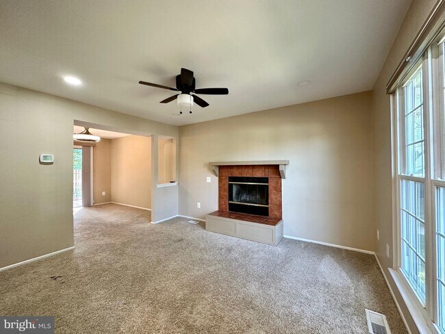 Building Photo - 6123 Martins Landing Ct