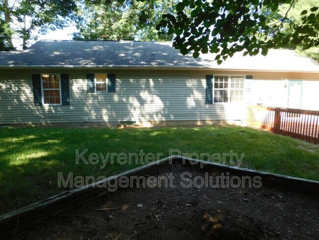 Building Photo - 10 Auburn Ct