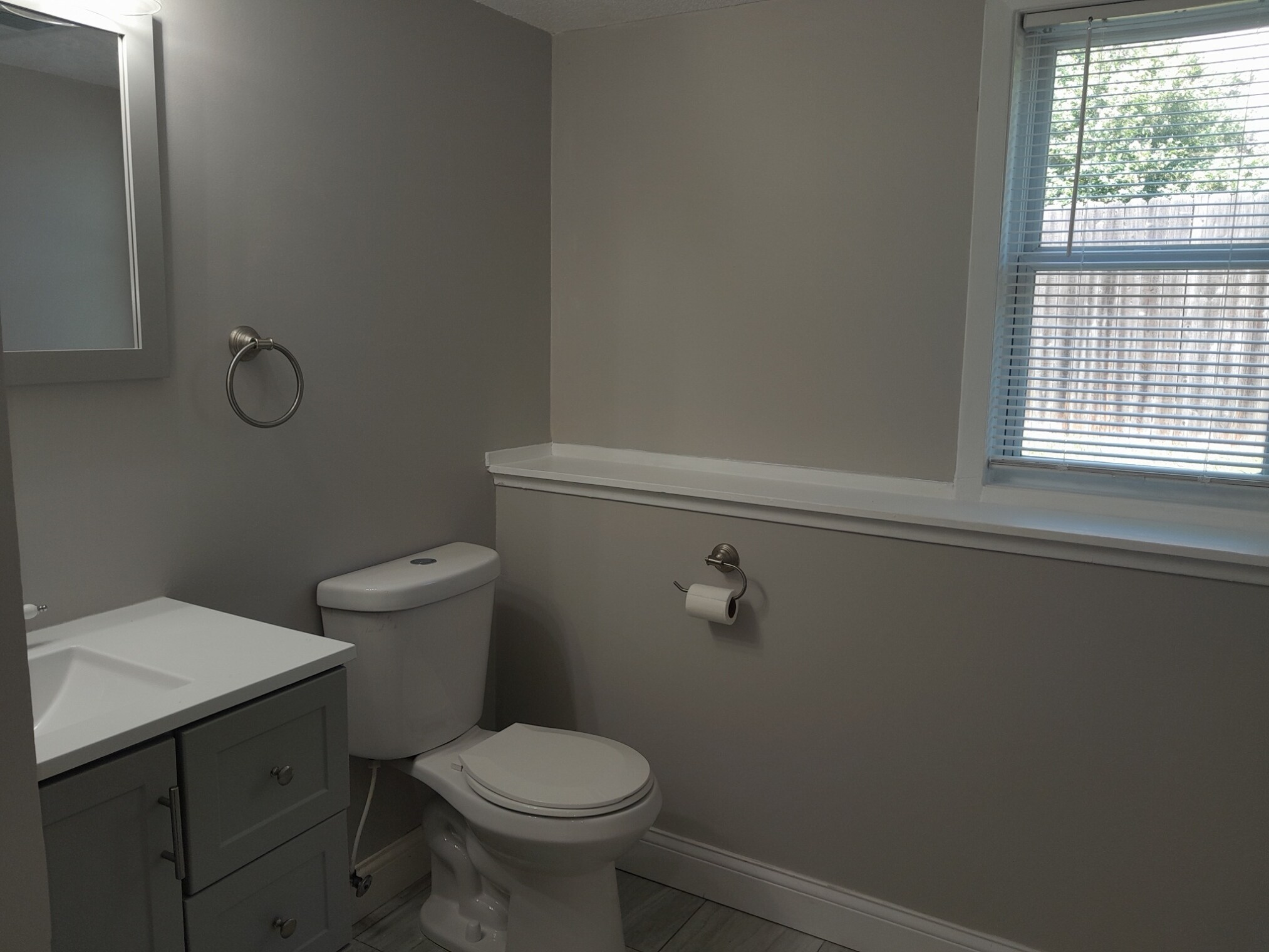 Building Photo - 15423 Trillium Cir