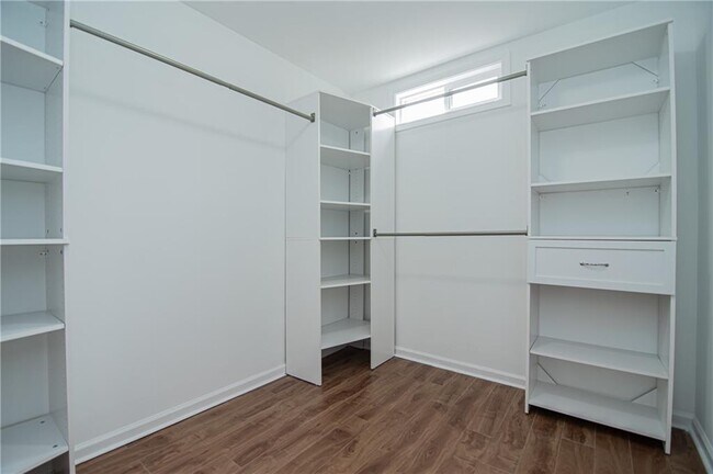 Building Photo - 1790 Tuftstown Ct