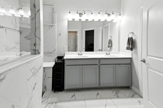 Building Photo - 140 Cascata Way