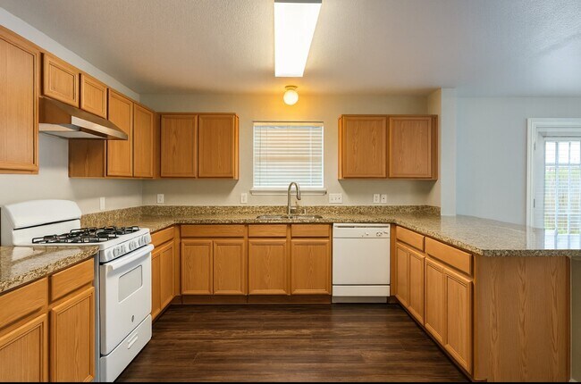 Building Photo - 6731 Providence View Ln