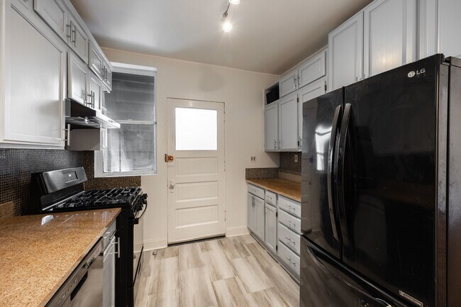 Building Photo - 1432 W Jonquil Terrace