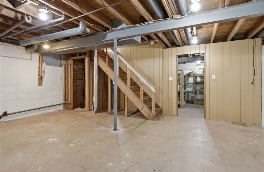 Building Photo - 224 Warren Ave