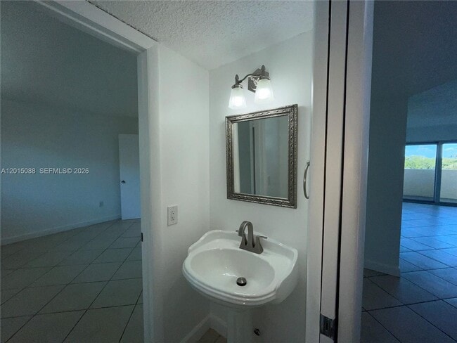 Building Photo - 10300 Coral Wy