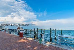 Building Photo - 2000 Towerside Terrace