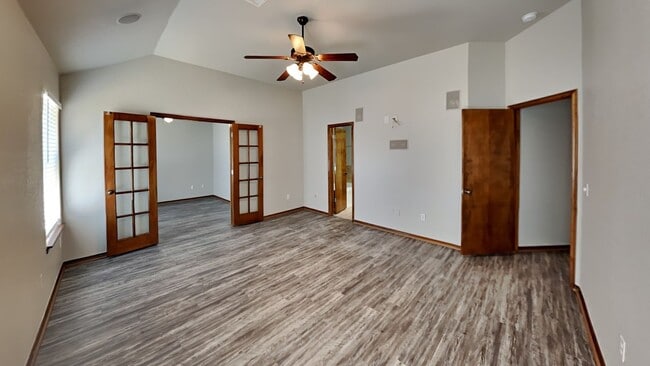 Building Photo - 3 Bedroom 2 Bath   - Edmond Schools
