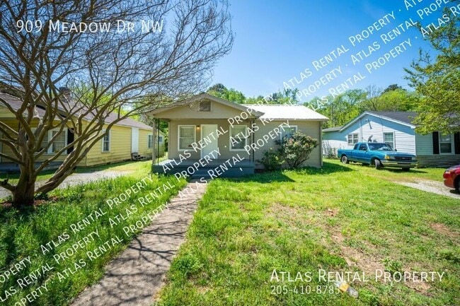 Building Photo - 909 Meadow Dr NW