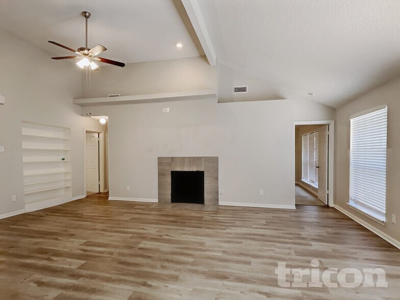 Building Photo - 212 Sunset Dr