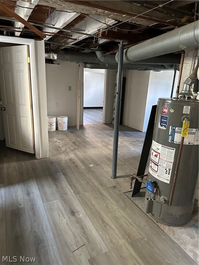 Building Photo - 1418 Wyandotte Ave