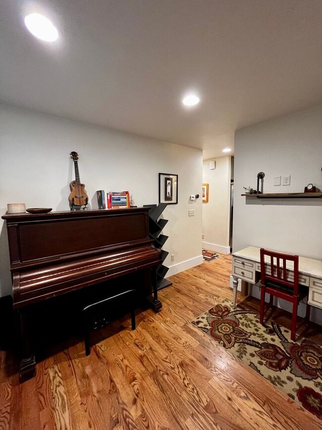 Building Photo - Fully Furnished and Fully Stocked Home For Rent Next to Cooper Park in Bozeman