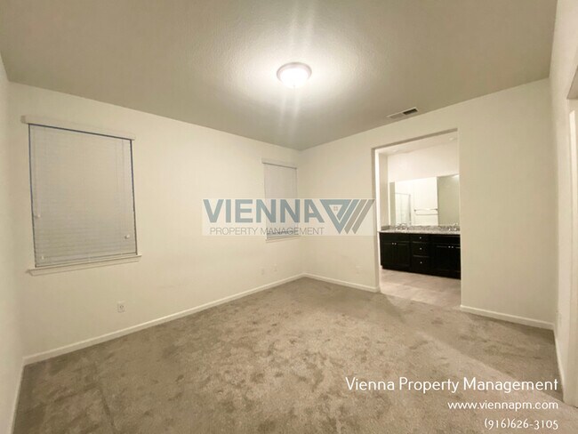 Building Photo - 1052 Essington Ln