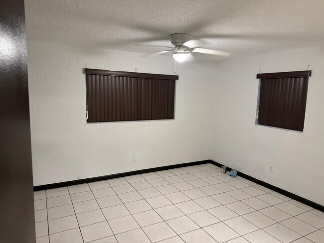 Building Photo - 429 NW 15th Ave