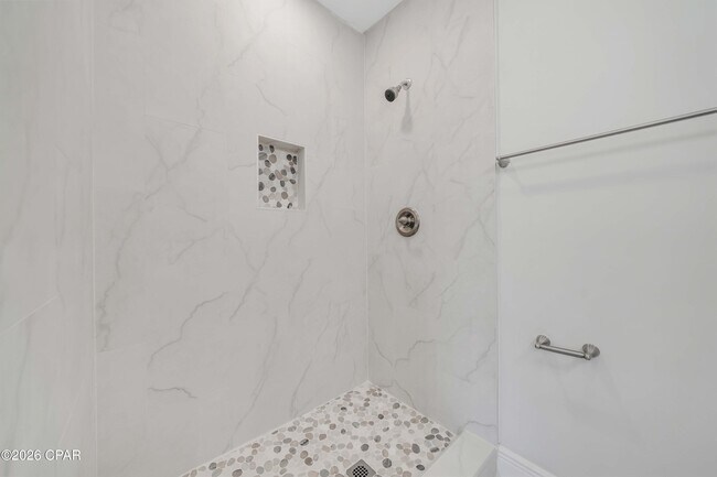 Building Photo - 3904 Ocean View Dr