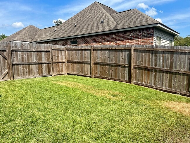 Building Photo - GEISMAR, right across 74 from Dutchtown Schools!  3br/2ba