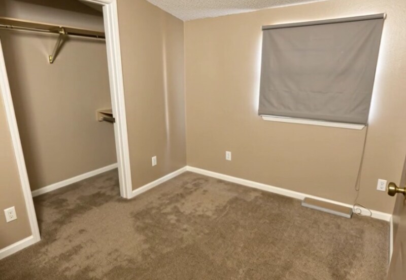 Building Photo - 811 W 30th St