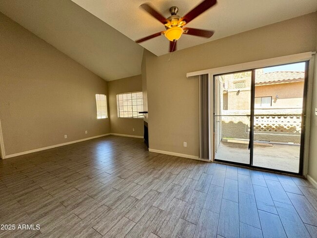 Building Photo - 930 N Mesa Dr