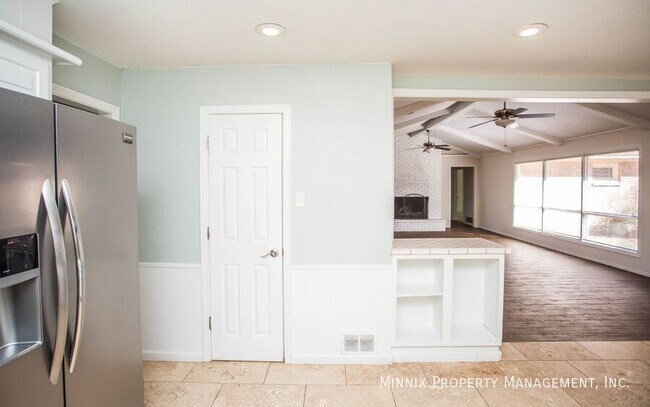 Building Photo - 6309 Nashville Dr