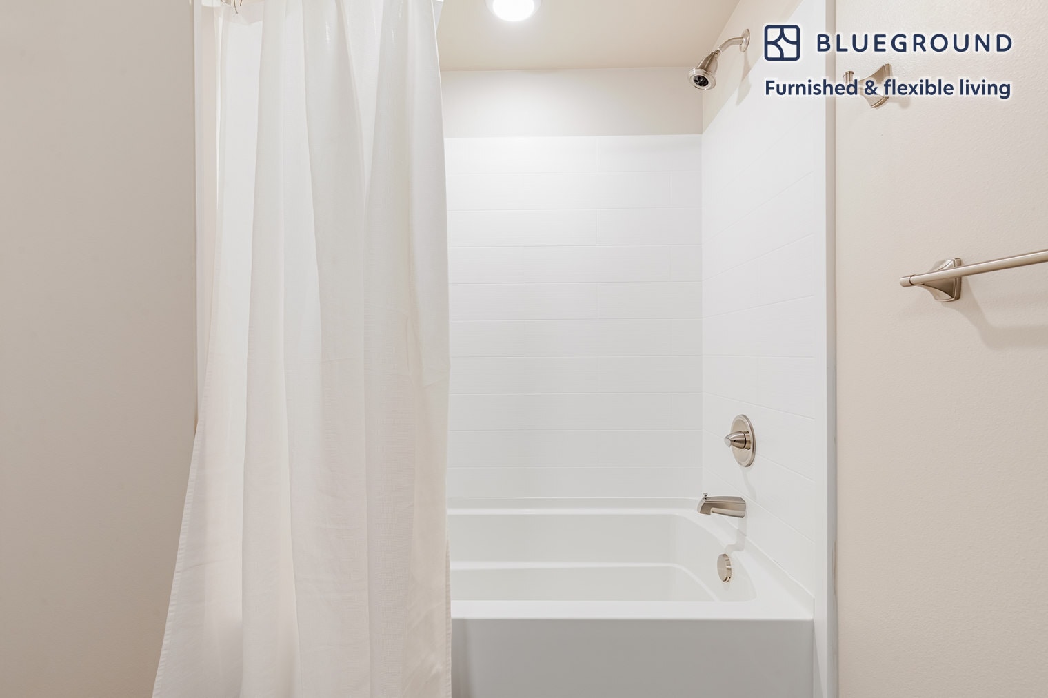 Building Photo - 10333 Main St