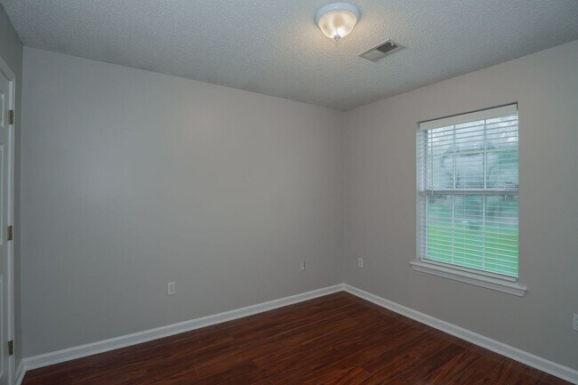 Building Photo - Updated 3 Bedroom Home in Cabot